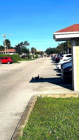 10176 Twin Lakes Dr 13-C, Coral Springs, FL 33071