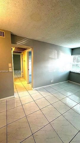 10176 Twin Lakes Dr 13-C, Coral Springs, FL 33071