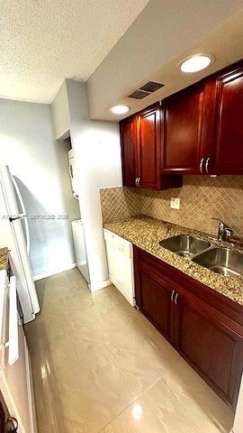 10176 Twin Lakes Dr 13-C, Coral Springs, FL 33071