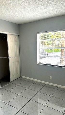 10176 Twin Lakes Dr 13-C, Coral Springs, FL 33071