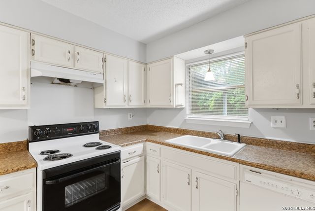 7710 PIPERS VIEW ST, San Antonio, TX 78251