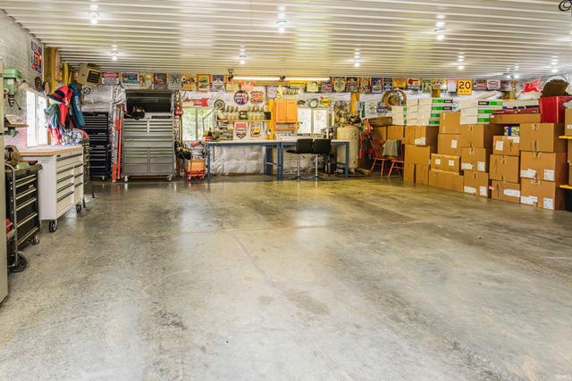 5182 W Woodland Road, Ellettsville, IN 47429