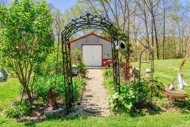 5182 W Woodland Road, Ellettsville, IN 47429
