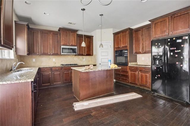 646 Toronto Circle, Hampton, GA 30228