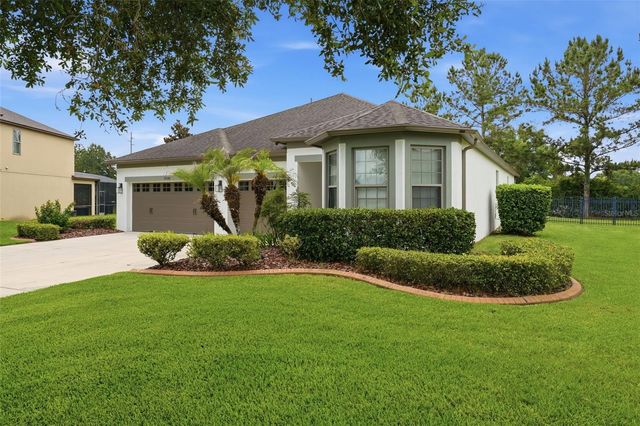 30040 DONNINGTON LOOP, Mount Dora, FL 32757