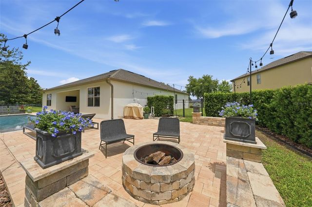 30040 DONNINGTON LOOP, Mount Dora, FL 32757