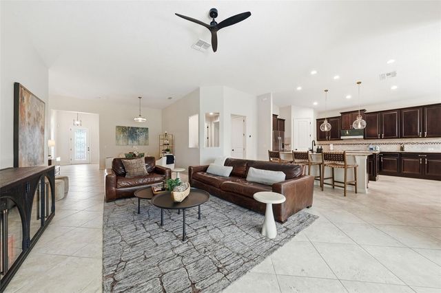 30040 DONNINGTON LOOP, Mount Dora, FL 32757