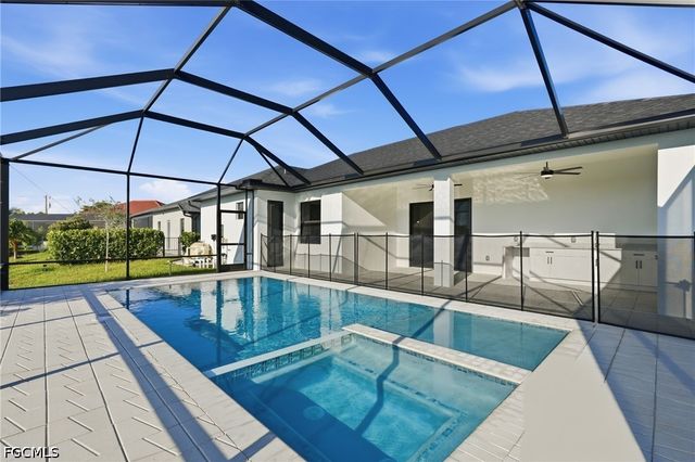2305 SW 15th PL, Cape Coral, FL 33991