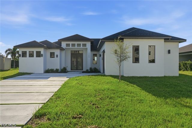 2305 SW 15th PL, Cape Coral, FL 33991