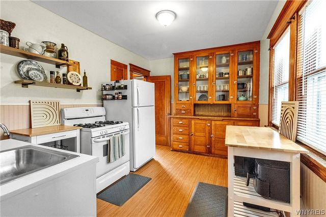 30 Ashton Place, Buffalo, NY 14220
