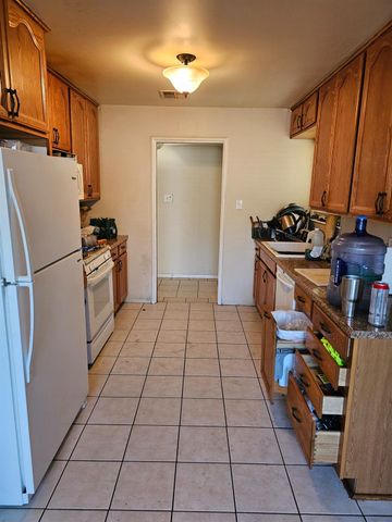 2856 Poquita St, Sacramento, CA 95815