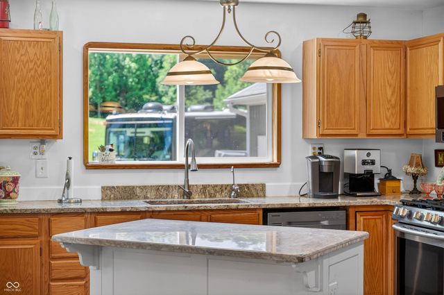 9167 N Newark Road, Solsberry, IN 47459