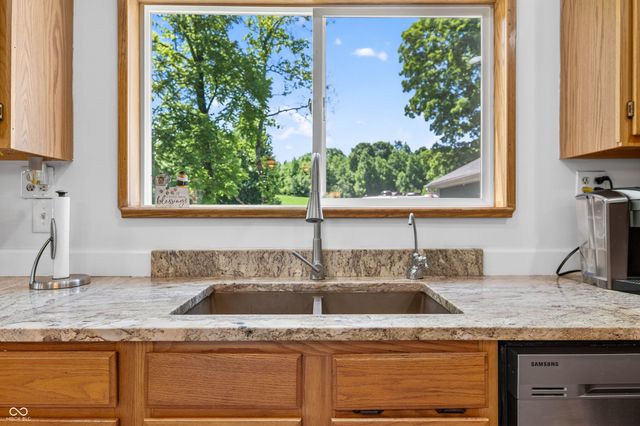 9167 N Newark Road, Solsberry, IN 47459