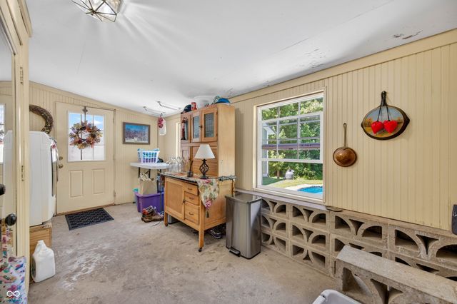 9167 N Newark Road, Solsberry, IN 47459
