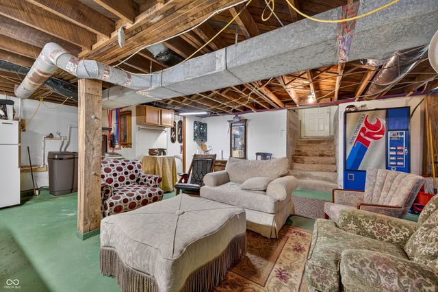 9167 N Newark Road, Solsberry, IN 47459