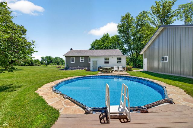 9167 N Newark Road, Solsberry, IN 47459