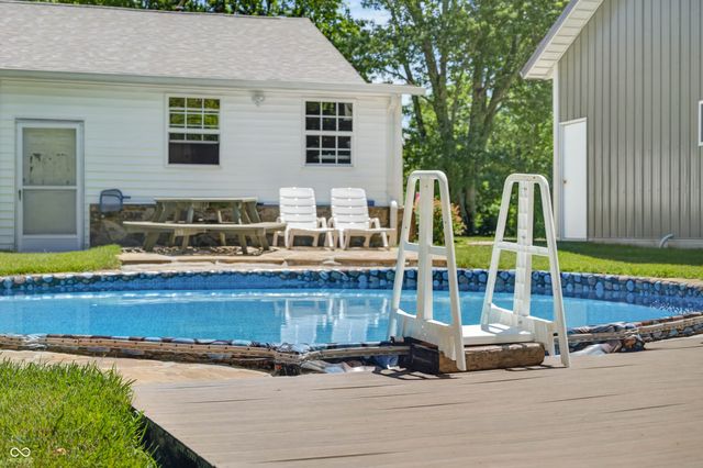 9167 N Newark Road, Solsberry, IN 47459