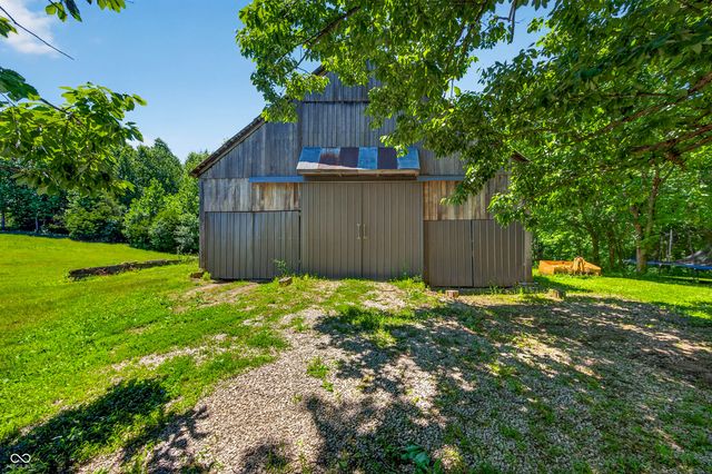 9167 N Newark Road, Solsberry, IN 47459