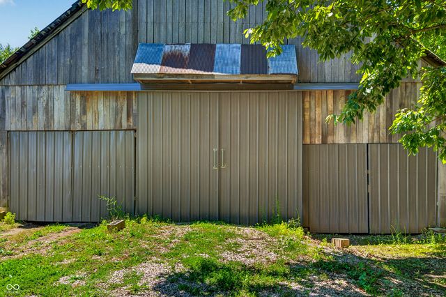 9167 N Newark Road, Solsberry, IN 47459