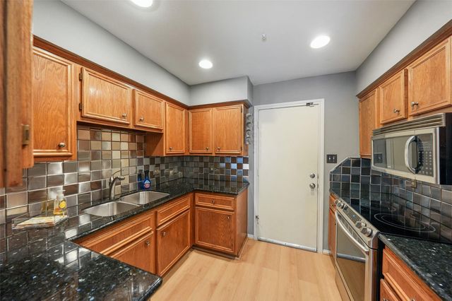 901 Knox Street, Houston, TX 77007