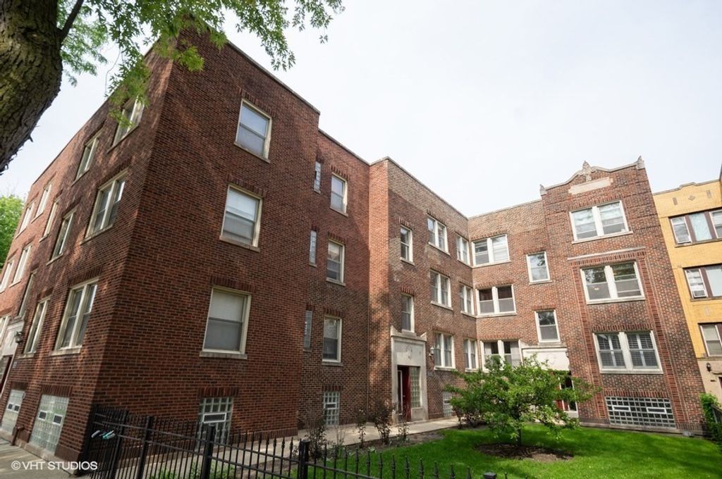 2013 N Leavitt Street 2, Chicago, IL 60647