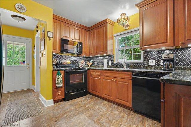 370 Kimberly Road, Akron, OH 44313