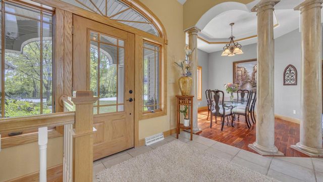 2720 Monarch CIRCLE, Sheboygan, WI 53083