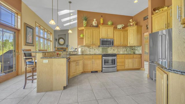 2720 Monarch CIRCLE, Sheboygan, WI 53083