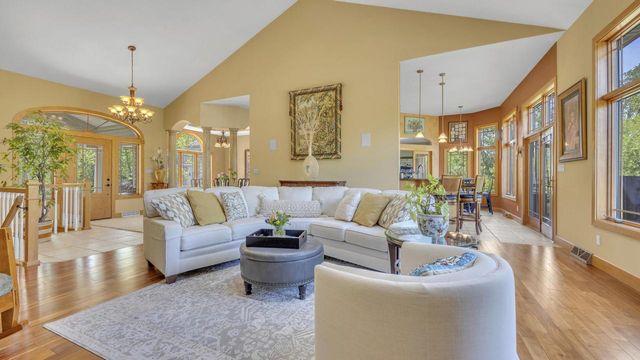 2720 Monarch CIRCLE, Sheboygan, WI 53083