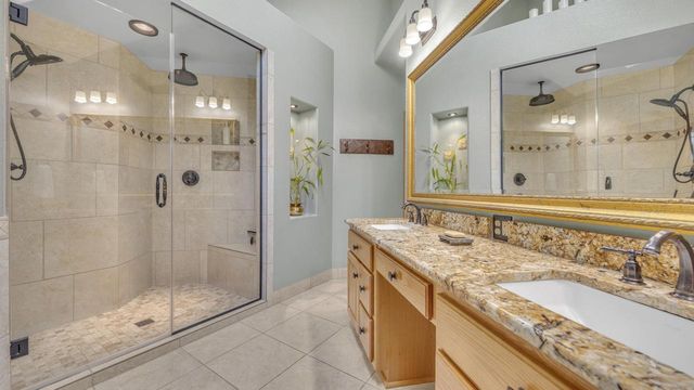 2720 Monarch CIRCLE, Sheboygan, WI 53083
