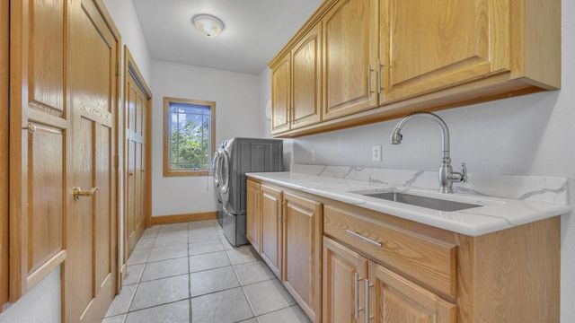 2720 Monarch CIRCLE, Sheboygan, WI 53083