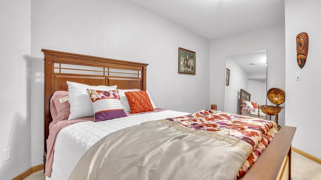 2720 Monarch CIRCLE, Sheboygan, WI 53083