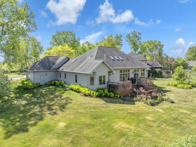 2720 Monarch CIRCLE, Sheboygan, WI 53083