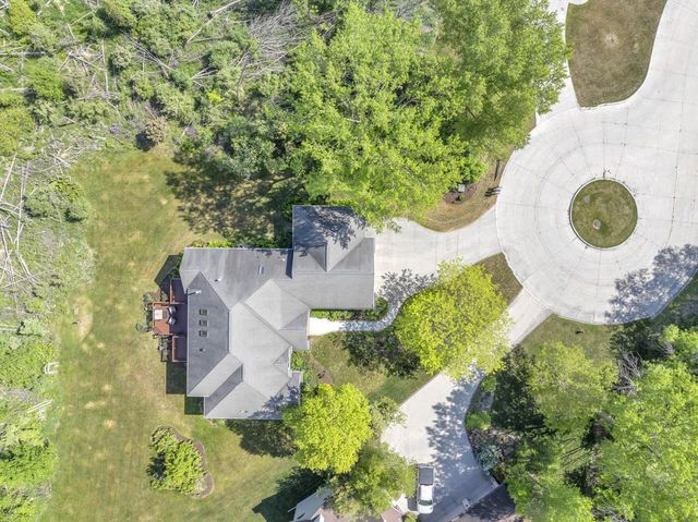 2720 Monarch CIRCLE, Sheboygan, WI 53083