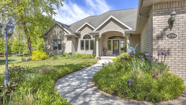 2720 Monarch CIRCLE, Sheboygan, WI 53083