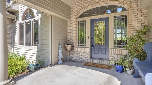 2720 Monarch CIRCLE, Sheboygan, WI 53083