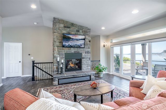 2110 Lafayette Street, Steilacoom, WA 98388