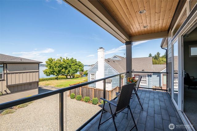 2110 Lafayette Street, Steilacoom, WA 98388