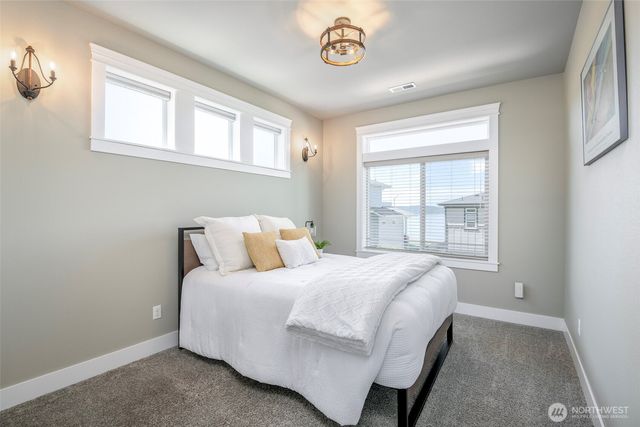 2110 Lafayette Street, Steilacoom, WA 98388