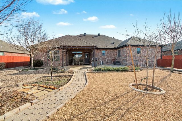 2337 Stonemill Drive, Fayetteville, AR 72701