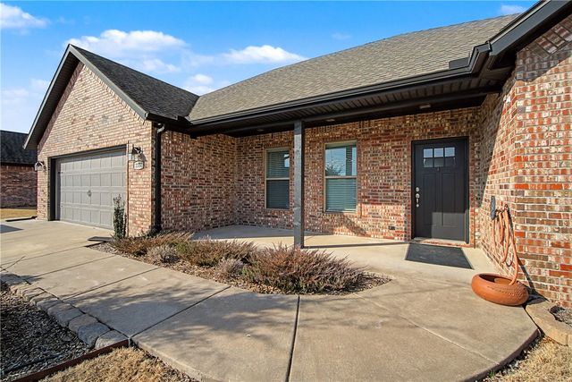2337 Stonemill Drive, Fayetteville, AR 72701