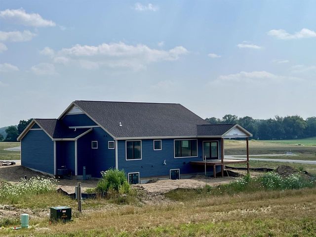 W8794 Goldenrod Trail, Cambridge, WI 53523