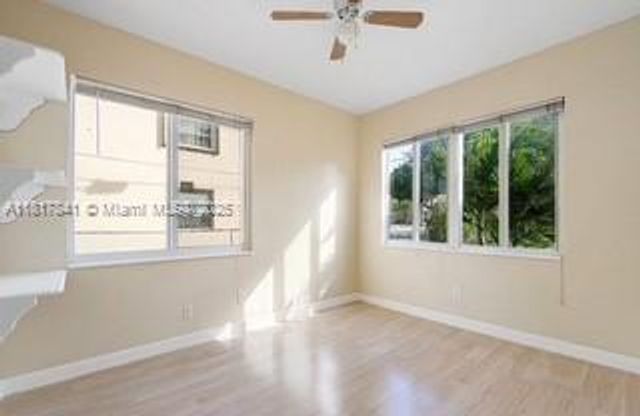 1416 N 2nd Ave N, Lake Worth, FL 33460