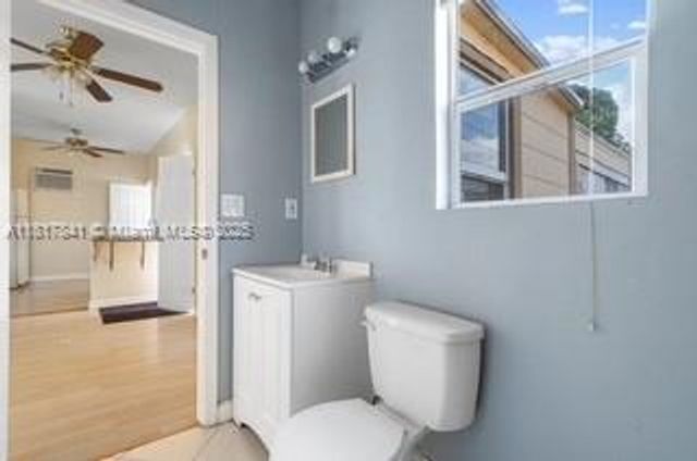 1416 N 2nd Ave N, Lake Worth, FL 33460