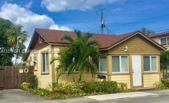 1416 N 2nd Ave N, Lake Worth, FL 33460