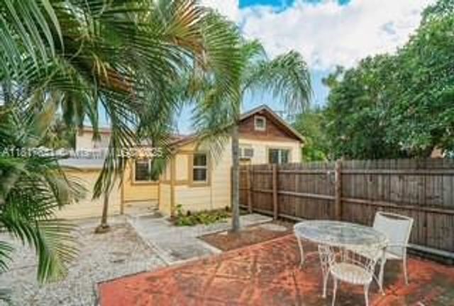 1416 N 2nd Ave N, Lake Worth, FL 33460