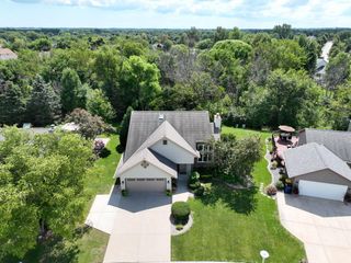 641 E Bridlewood LANE, Oak Creek, WI 53154