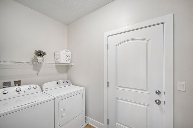 100 Summit Circle NW, Bondurant, IA 50035