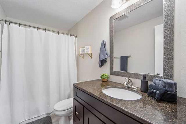 100 Summit Circle NW, Bondurant, IA 50035