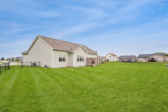 100 Summit Circle NW, Bondurant, IA 50035